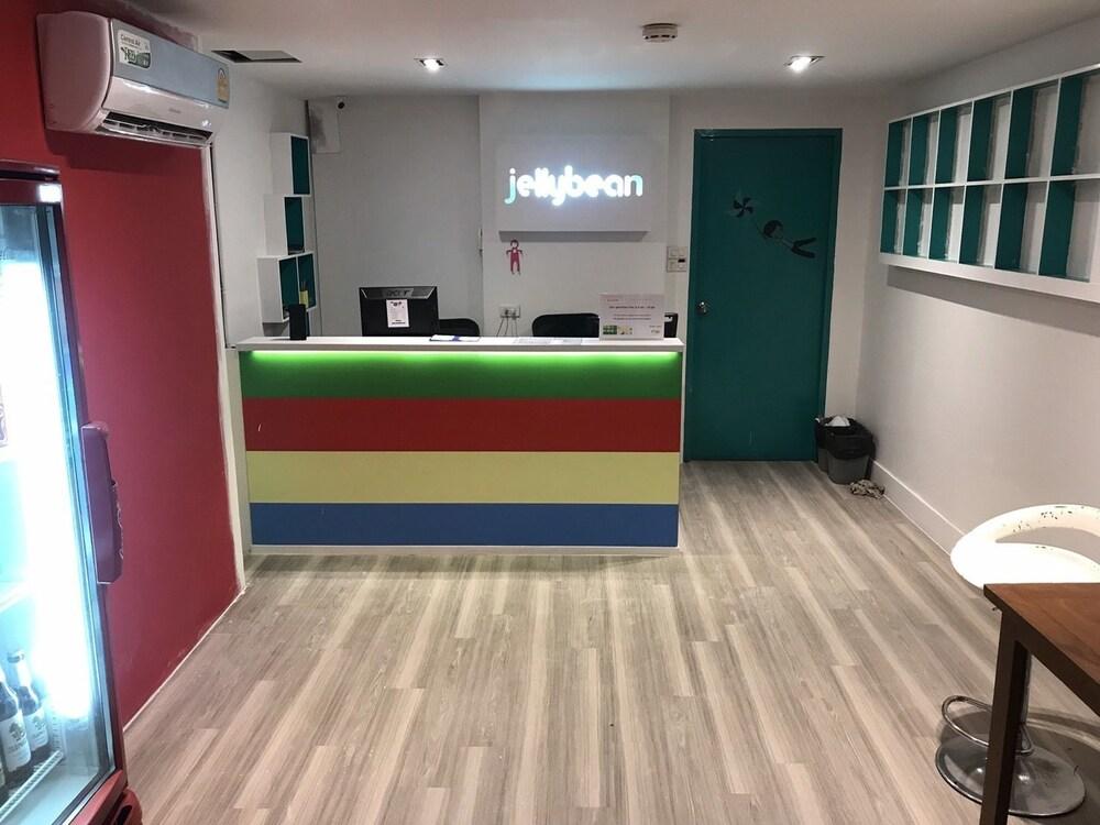 Jellybean Ezy Hostel Sathorn Бангкок Екстер'єр фото