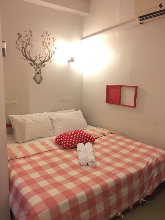 Jellybean Ezy Hostel Sathorn Бангкок Екстер'єр фото