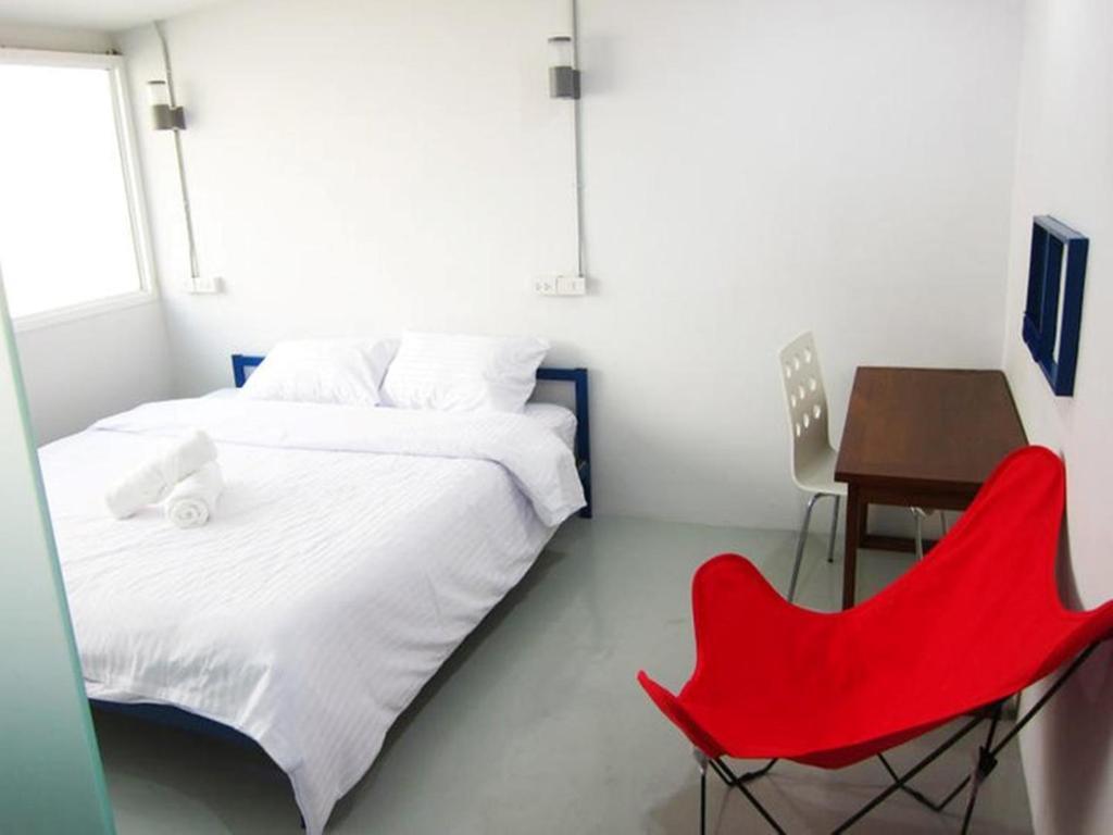 Jellybean Ezy Hostel Sathorn Бангкок Номер фото