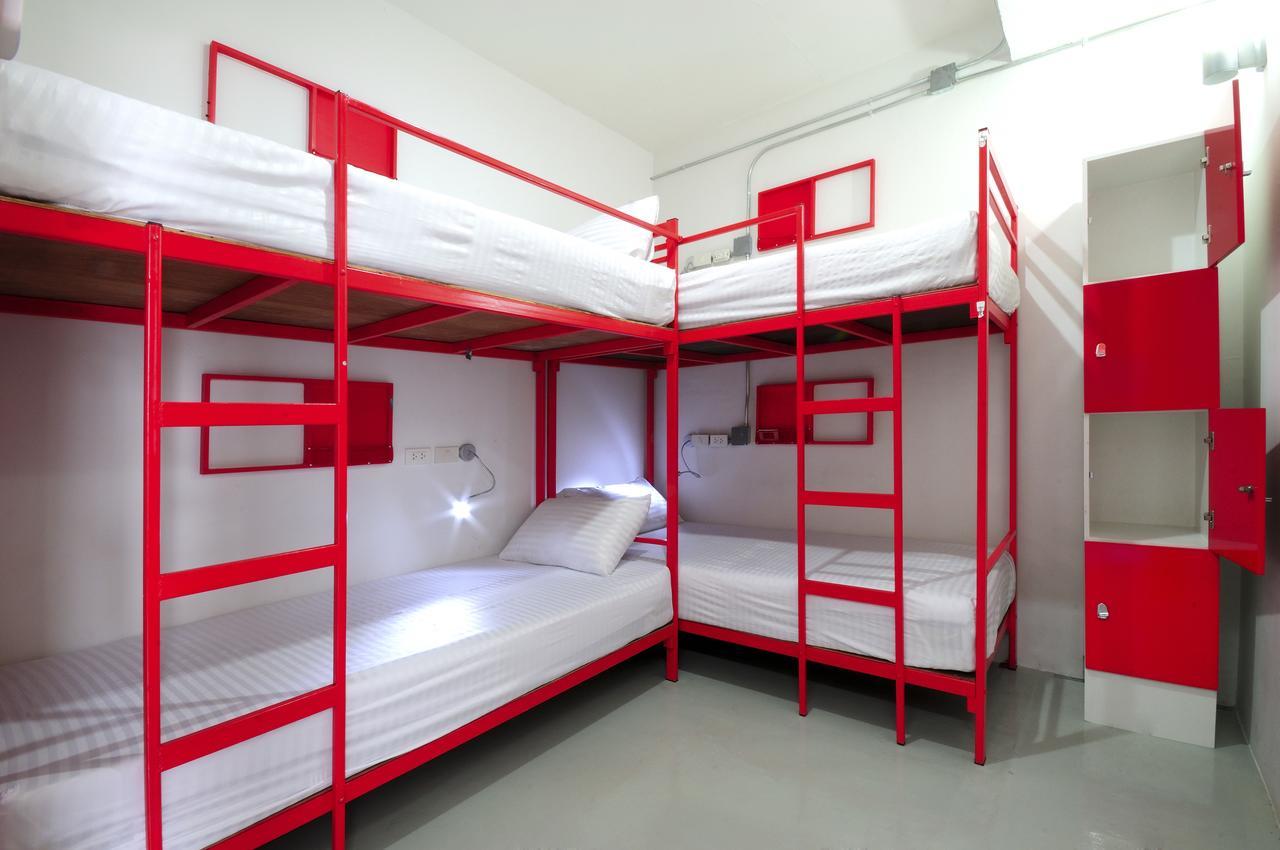 Jellybean Ezy Hostel Sathorn Бангкок Екстер'єр фото