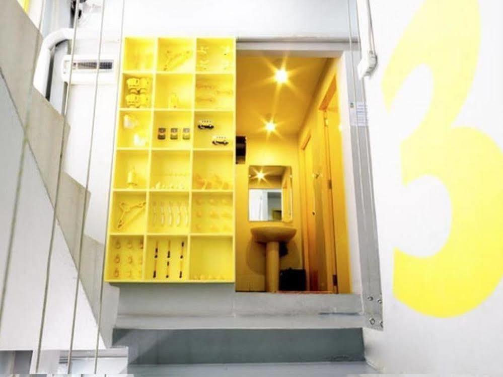 Jellybean Ezy Hostel Sathorn Бангкок Екстер'єр фото