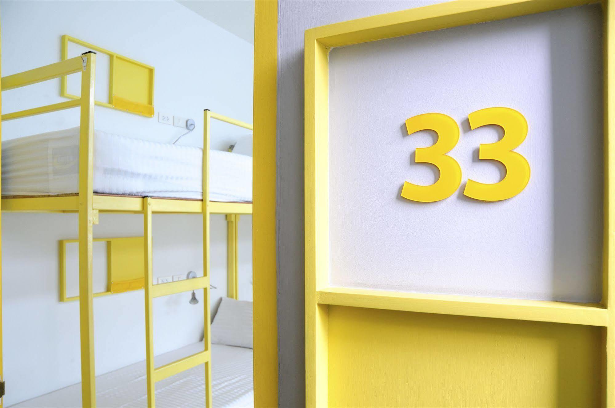 Jellybean Ezy Hostel Sathorn Бангкок Екстер'єр фото