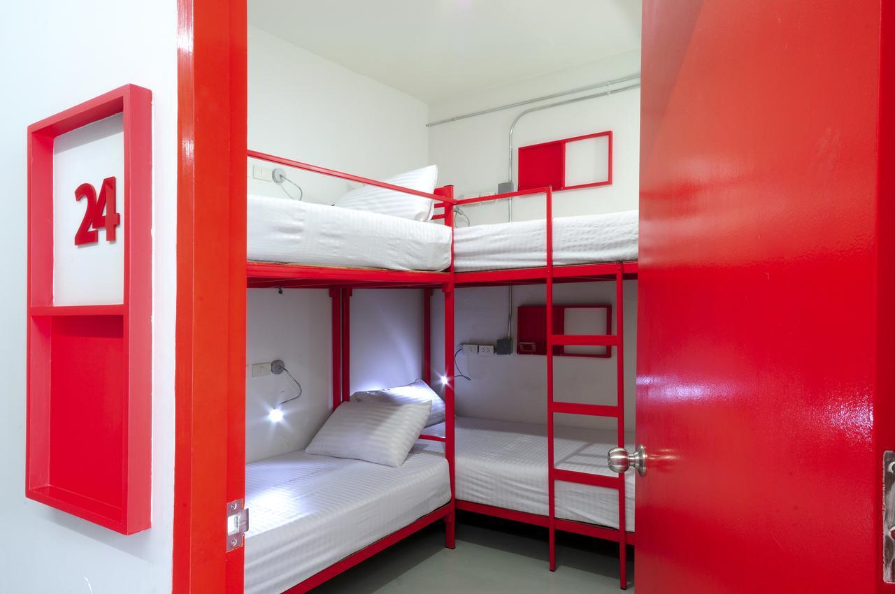 Jellybean Ezy Hostel Sathorn Бангкок Екстер'єр фото